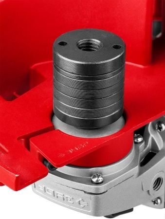 Штроборез (бороздодел), ЗУБР ЗШ-30-1200 Т, макс. глубина паза 30 мм, 125 мм, пылезащита, подключение пылесоса, защита от перегрузки, 1200 Вт по цене 8 880 руб. купить в Воронеже.