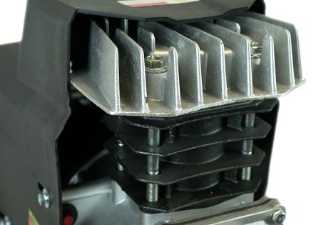 Компрессор воздушный масляный Sturm! AC93124P, 2кВт, 320л/мин, ресивер24л, прямой привод, Professional по цене 20 648.77 руб. купить в Воронеже.