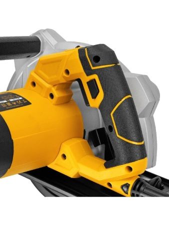 Пила циркулярная CS-210, 1800 Вт, 210 мм Denzel по цене 12 080 руб. купить в Воронеже.