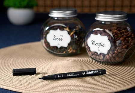 Перманентный маркер ЗУБР, 1 мм заостренный, черный, МП-100, серия Профессионал по цене 43 руб. купить в Воронеже.