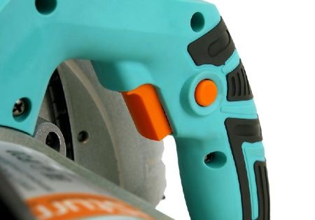 Циркулярная пила Sturm! CS50235 по цене 11 990 руб. купить в Воронеже.