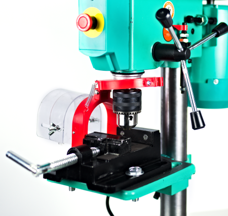 Станок сверлильный BD7037 Sturm, 0,37кВт, 5 скоростей, патрон 13мм по цене 12 990 руб. купить в Воронеже.