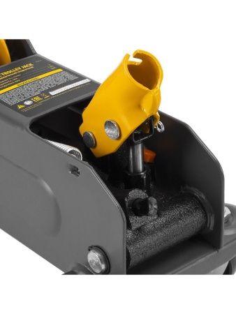 Домкрат гидравлический подкатной, 2 т, 135-385 мм, в пласт. кейсе Denzel по цене 5 710 руб. купить в Воронеже.