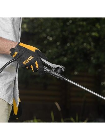 Опрыскиватель ранцевый аккумуляторный D-16LA, 16 л, 12 В, 8 Ач Denzel по цене 5 460 руб. купить в Воронеже.