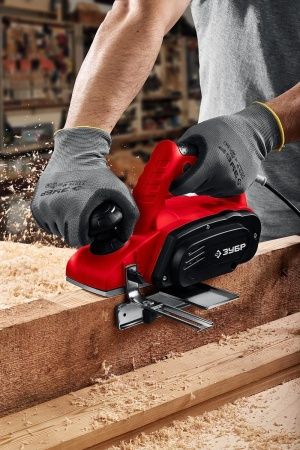 Рубанок электрический (электрорубанок), ЗУБР ЗР-750-82, глубина 2.0 мм, 82 мм, 16 000 об/мин, 750 Вт по цене 4 920 руб. купить в Воронеже.