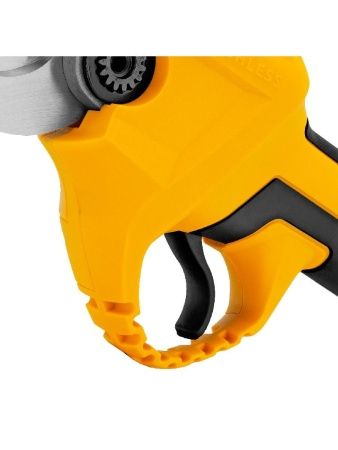 Секатор аккумуляторный CP-30-0, 18В Li-Ion Denzel по цене 8 510 руб. купить в Воронеже.