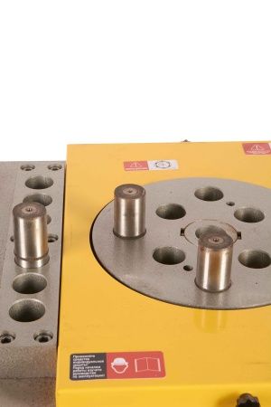 Станок для гибки арматуры TOR GW50A с доводчиком 
(E) по цене 236 544 руб. купить в Воронеже.