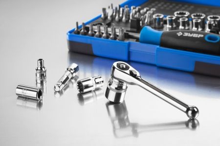 ЗУБР ПРОФЕССИОНАЛ набор 47 предм.: отвертка-битодержатель с насадками 47 предм по цене  купить в Воронеже.