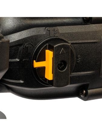 Перфоратор электрический RH-650-18, SDS-plus, 650 Вт, 2.0 Дж, 3 плюс 1 режим Denzel по цене 6 840 руб. купить в Воронеже.