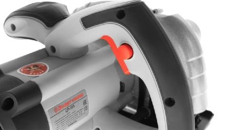 Циркулярная пила Энергомаш ЦП-185 по цене 5 490 руб. купить в Воронеже.