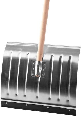 Снеговая лопата СИБИН ЛА-430 430мм алюминиевая со стальной планкой с деревянным черенком по цене 1 540 руб. купить в Воронеже.