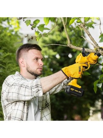 Секатор аккумуляторный CP-30-0, 18В Li-Ion Denzel по цене 8 510 руб. купить в Воронеже.