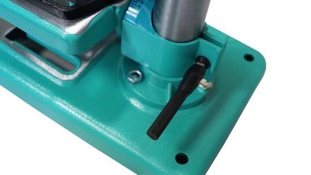 Станок сверлильный BD7045 Sturm!, 0,45кВт, 9 скоростей, патрон 16 мм по цене 16 769.40 руб. купить в Воронеже. Станок сверлильный BD7045 Sturm!, 0,45кВт, 9 скоростей, патрон 16 мм по цене 16 769.40 руб. купить в Воронеже.