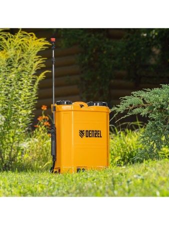 Опрыскиватель ранцевый аккумуляторный D-16LA, 16 л, 12 В, 8 Ач Denzel по цене 5 460 руб. купить в Воронеже.