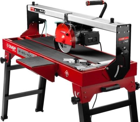 Электроплиткорез ЗУБР ″Мастер″, длина реза 920 мм, диск 200 мм, глубина реза 90°-32мм/45°-28мм, стол 960x400 мм, 1000Вт по цене 38 390 руб. купить в Воронеже.