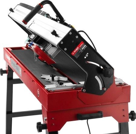 Электроплиткорез ЗУБР ″Мастер″, длина реза 920 мм, диск 200 мм, глубина реза 90°-32мм/45°-28мм, стол 960x400 мм, 1000Вт по цене 38 390 руб. купить в Воронеже.