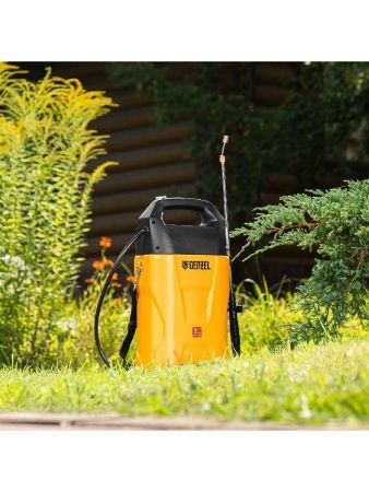Опрыскиватель аккумуляторный D-8LI, 8 л, 12 В, 2 Ач Denzel по цене 4 630 руб. купить в Воронеже.
