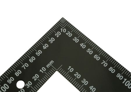 Угольник 400 х 600 мм, цельнометаллический, Sturm! по цене 494 руб. купить в Воронеже.